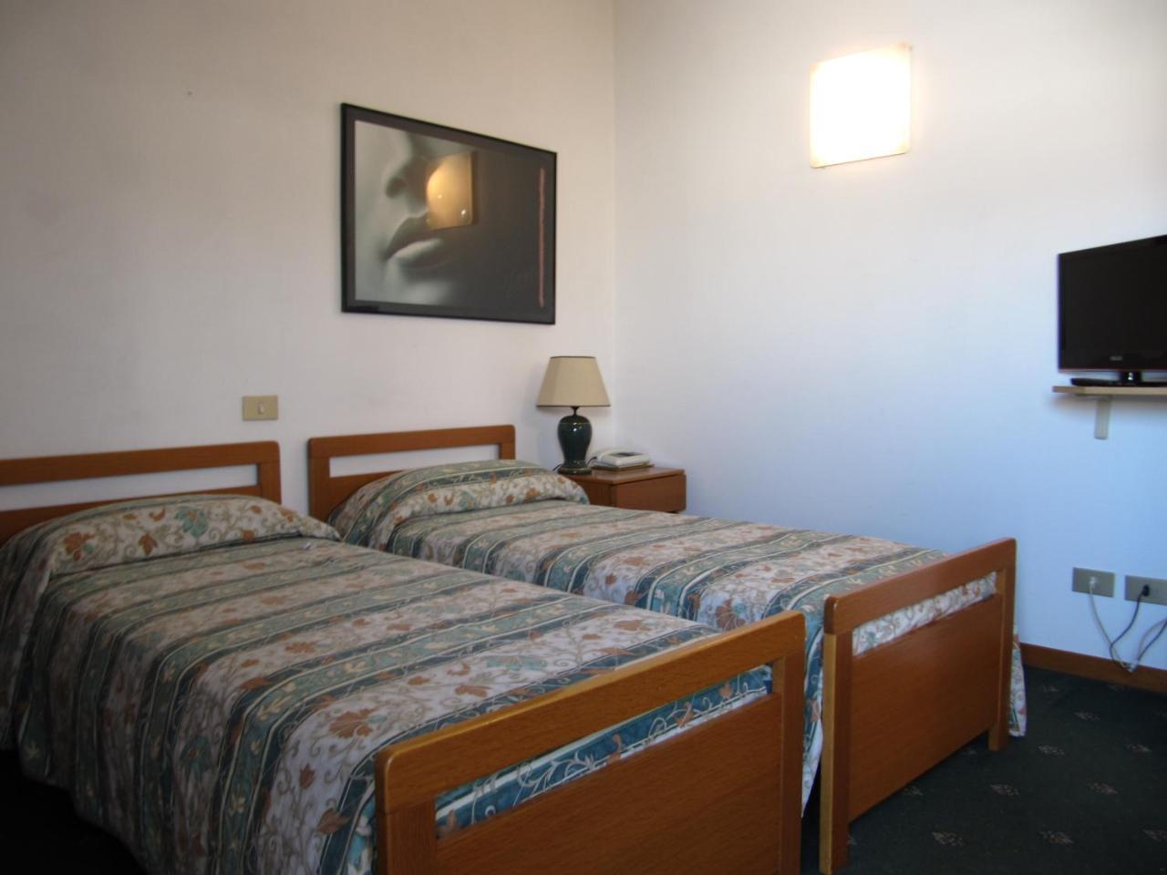 Hotel Rizzi Monticello Conte Otto エクステリア 写真